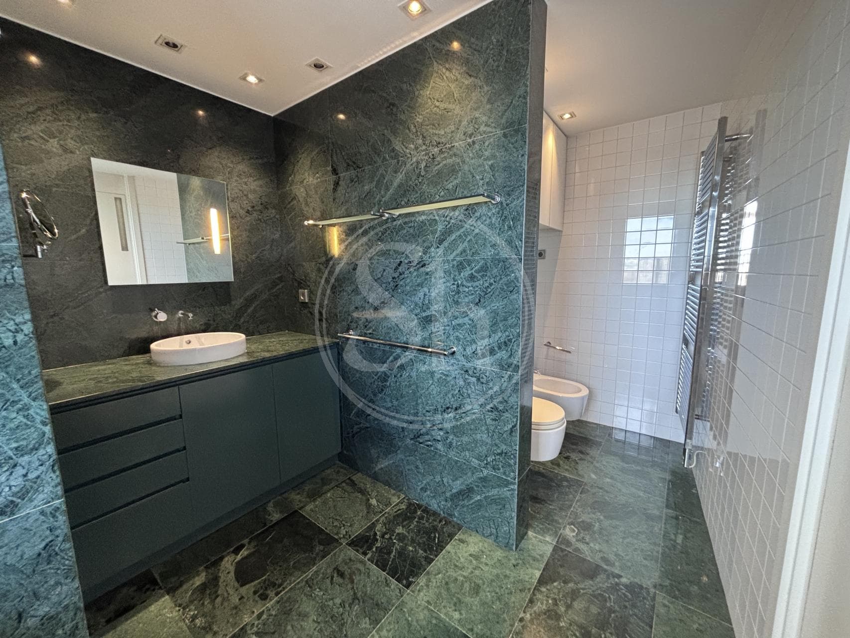 property_image_32
