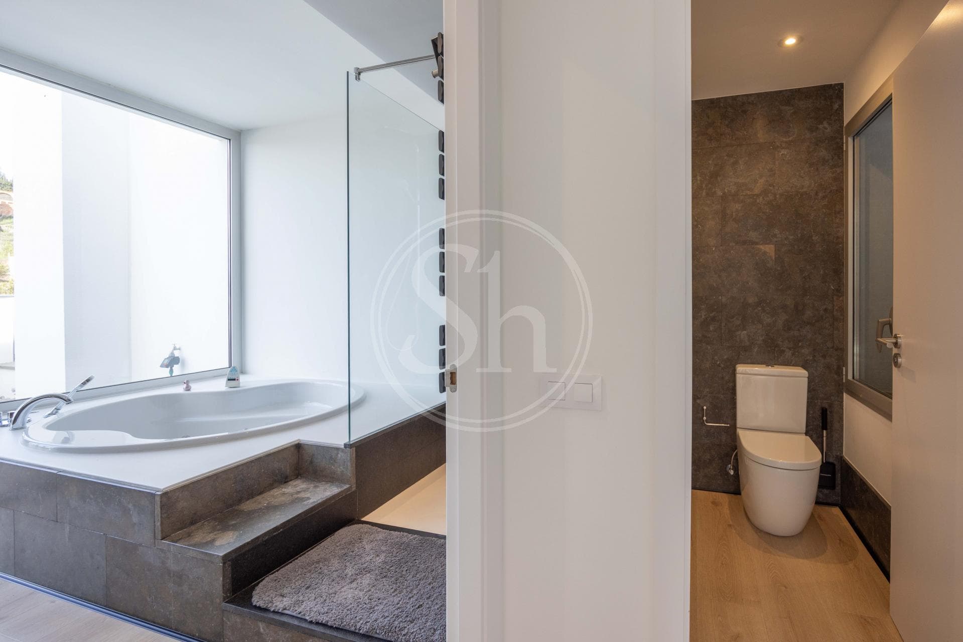 property_image_32